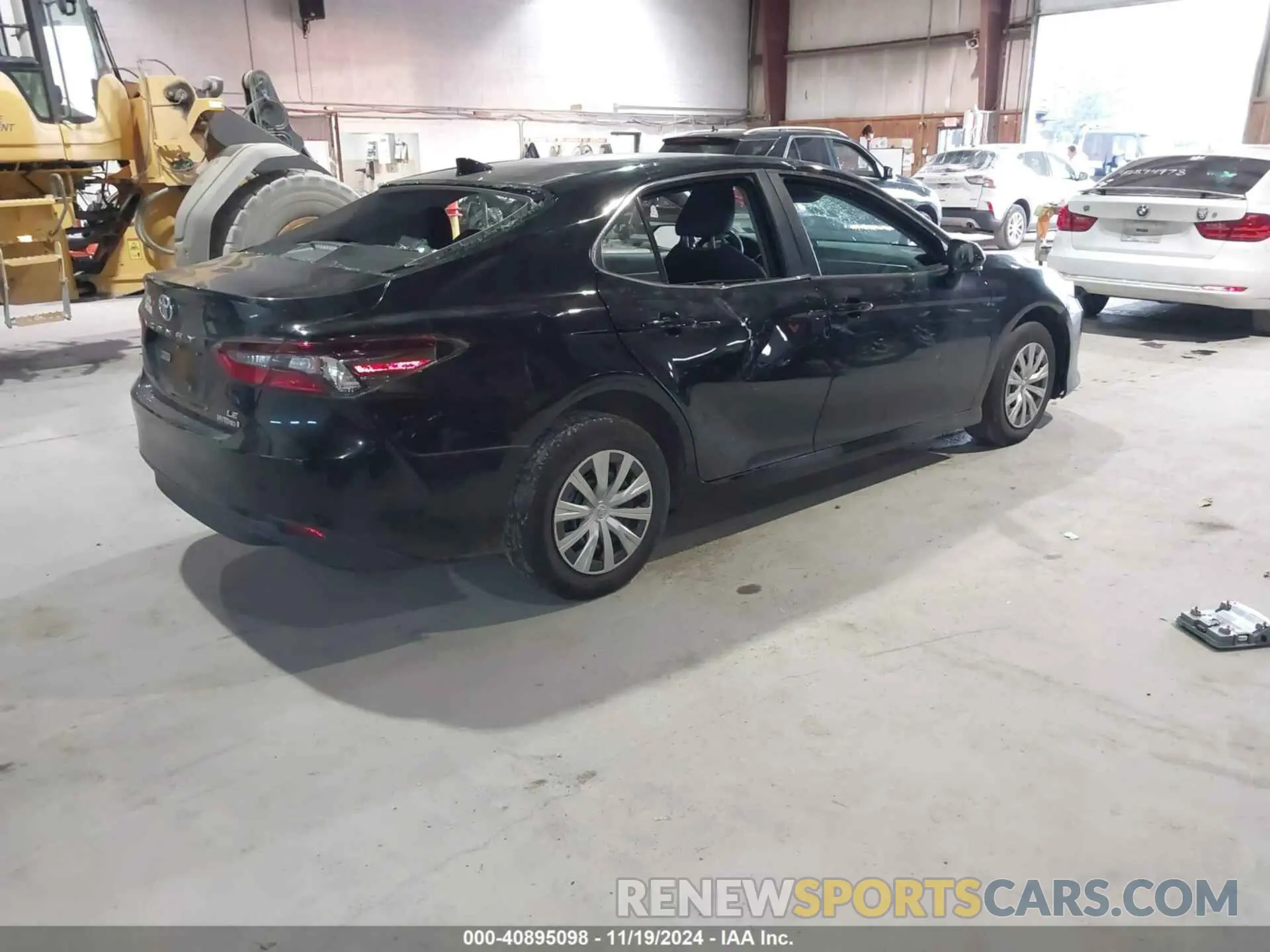 4 Photograph of a damaged car 4T1C31AK9NU582279 TOYOTA CAMRY 2022