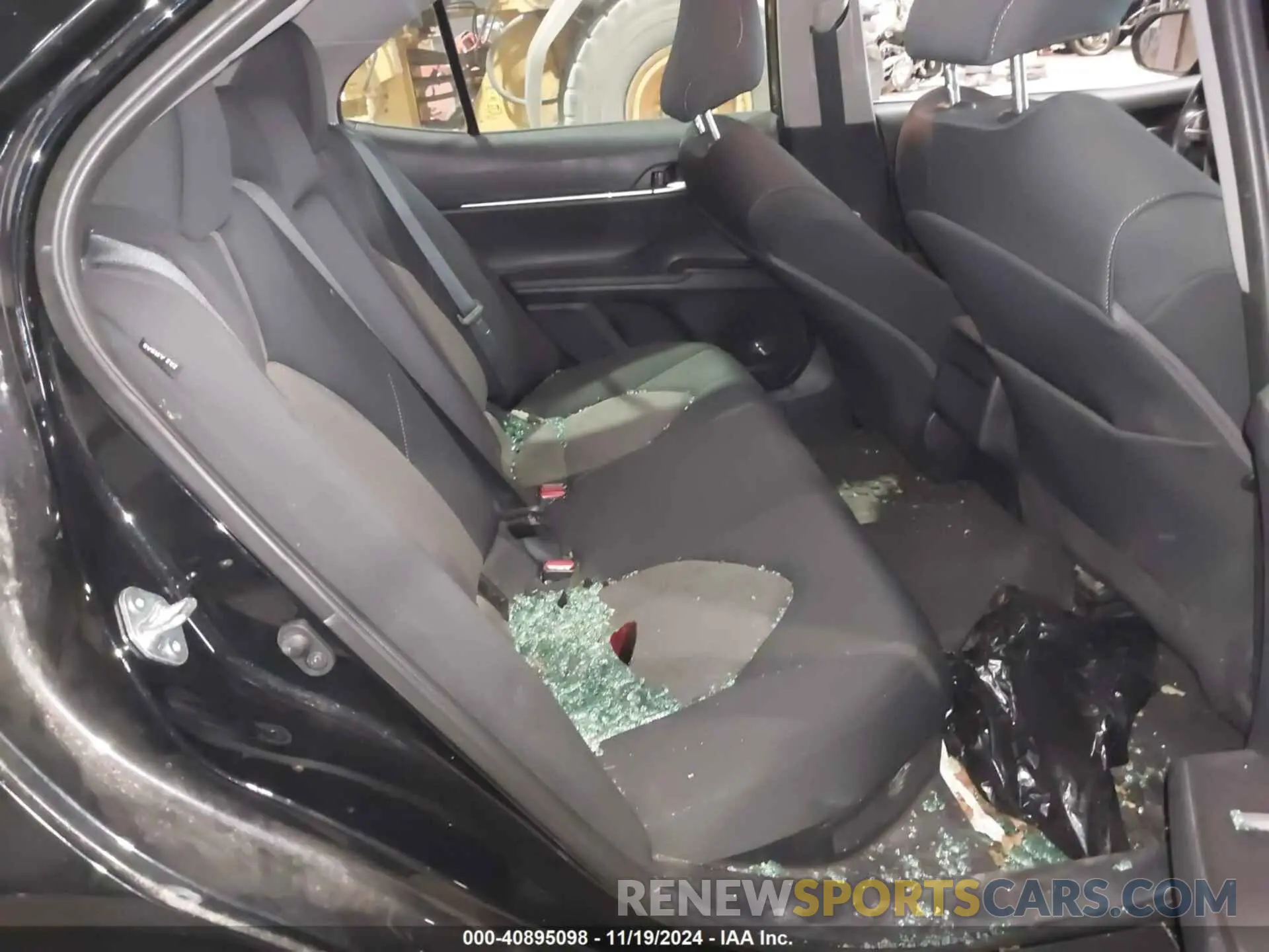8 Photograph of a damaged car 4T1C31AK9NU582279 TOYOTA CAMRY 2022