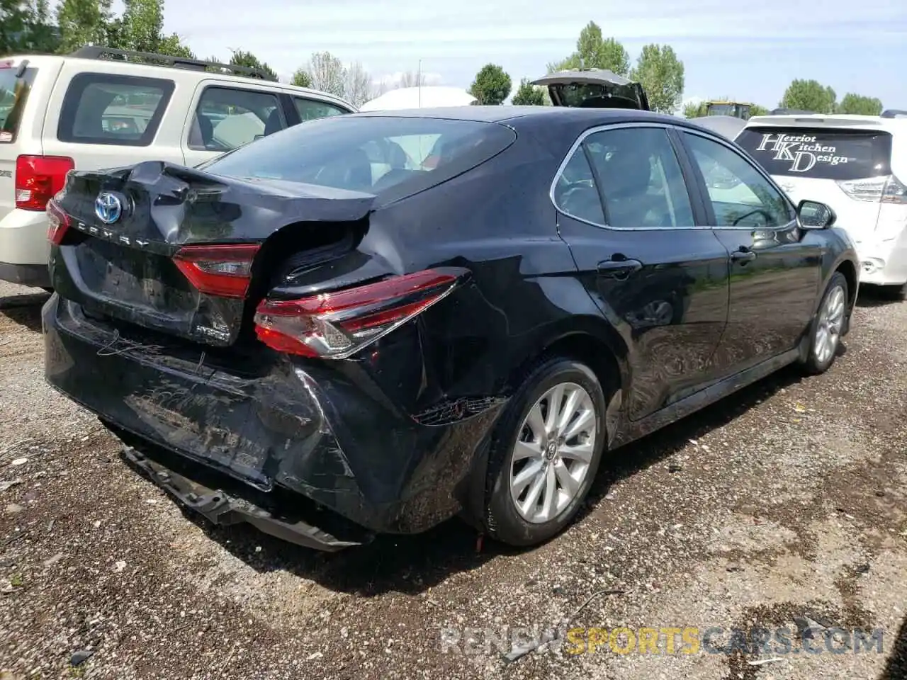 4 Photograph of a damaged car 4T1C31AK9NU588499 TOYOTA CAMRY 2022