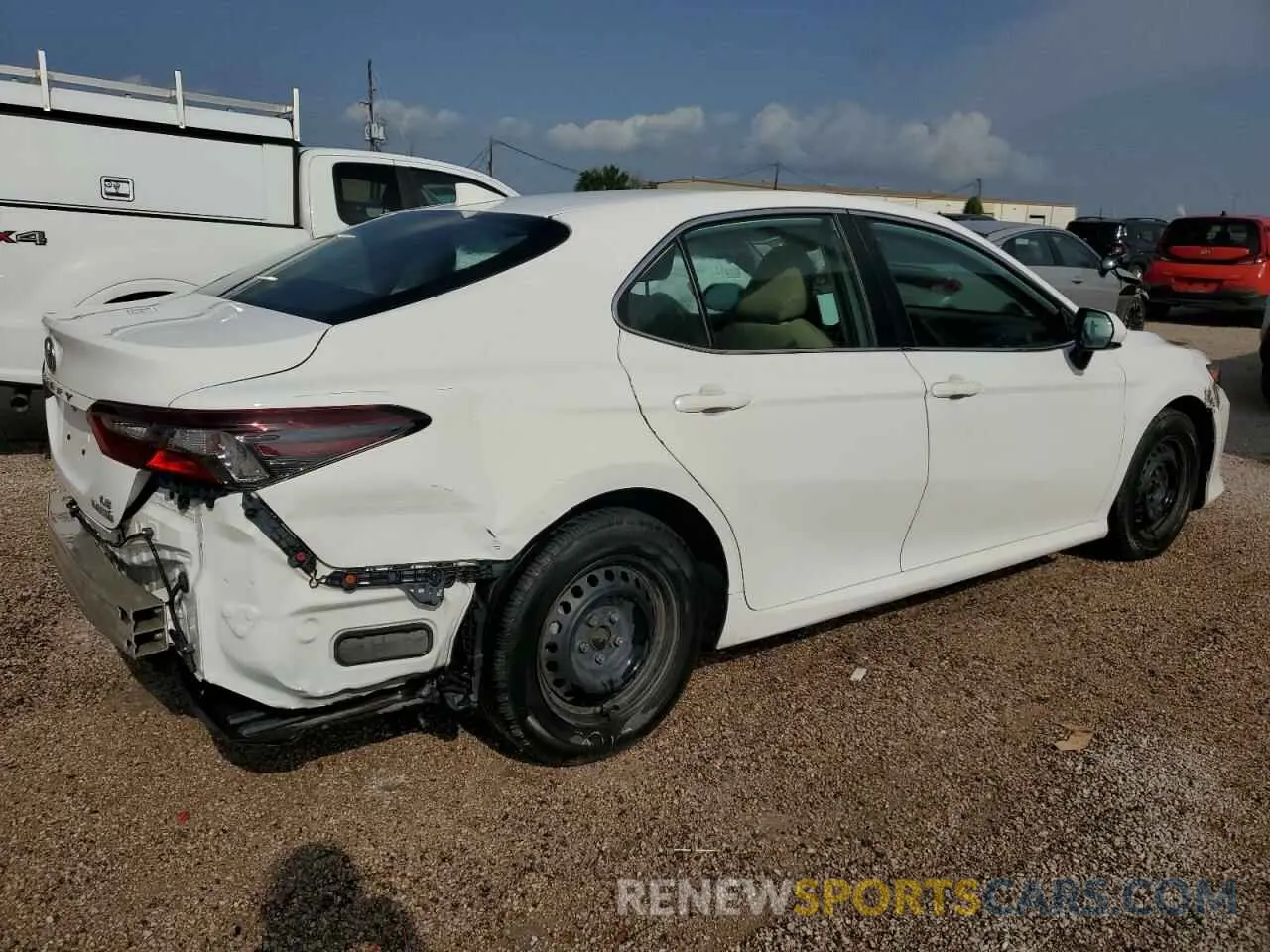 3 Photograph of a damaged car 4T1C31AKXNU578502 TOYOTA CAMRY 2022