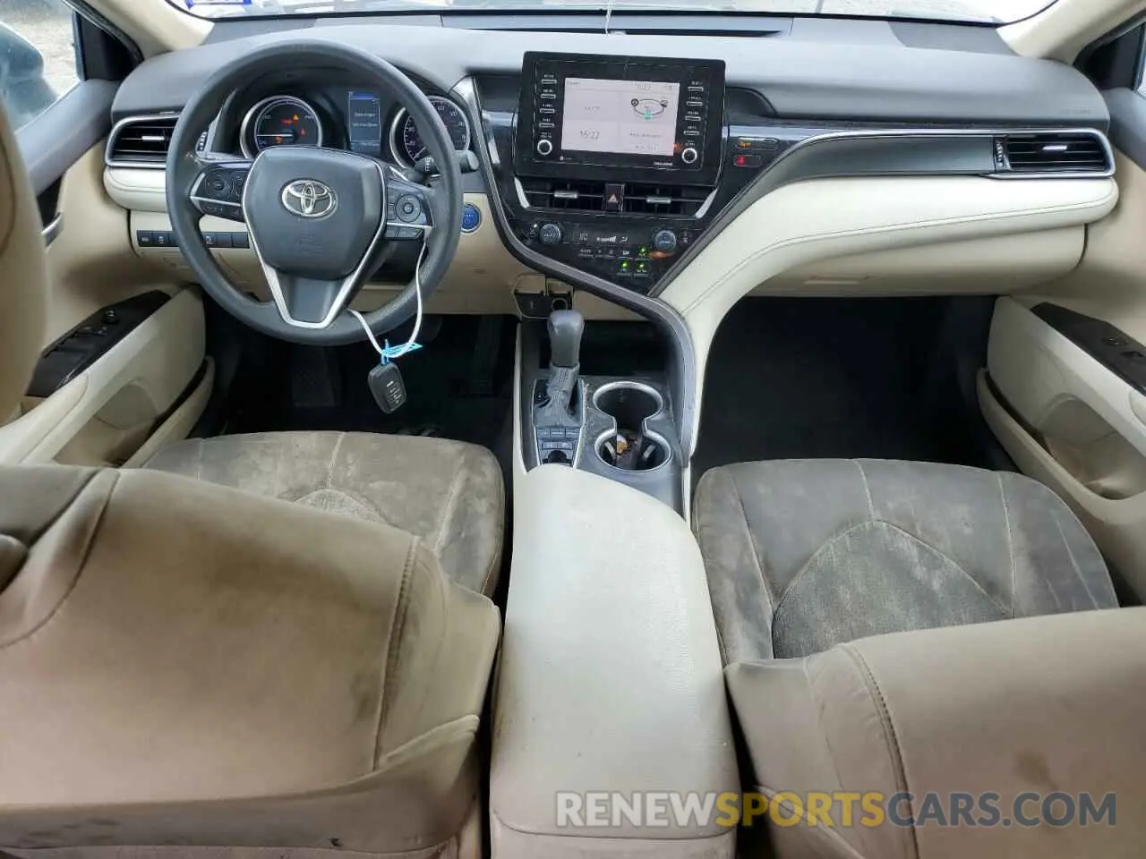 8 Photograph of a damaged car 4T1C31AKXNU578502 TOYOTA CAMRY 2022