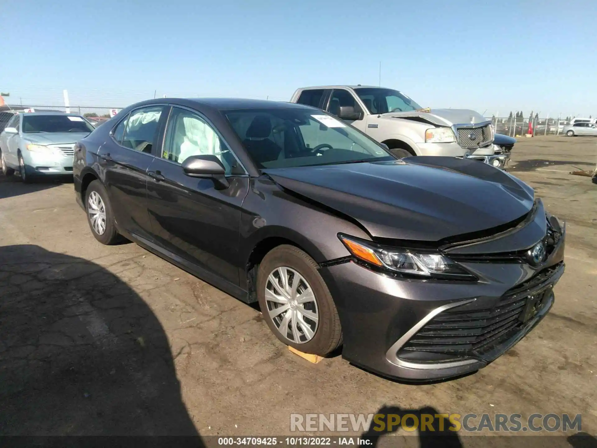 1 Photograph of a damaged car 4T1C31AKXNU582338 TOYOTA CAMRY 2022