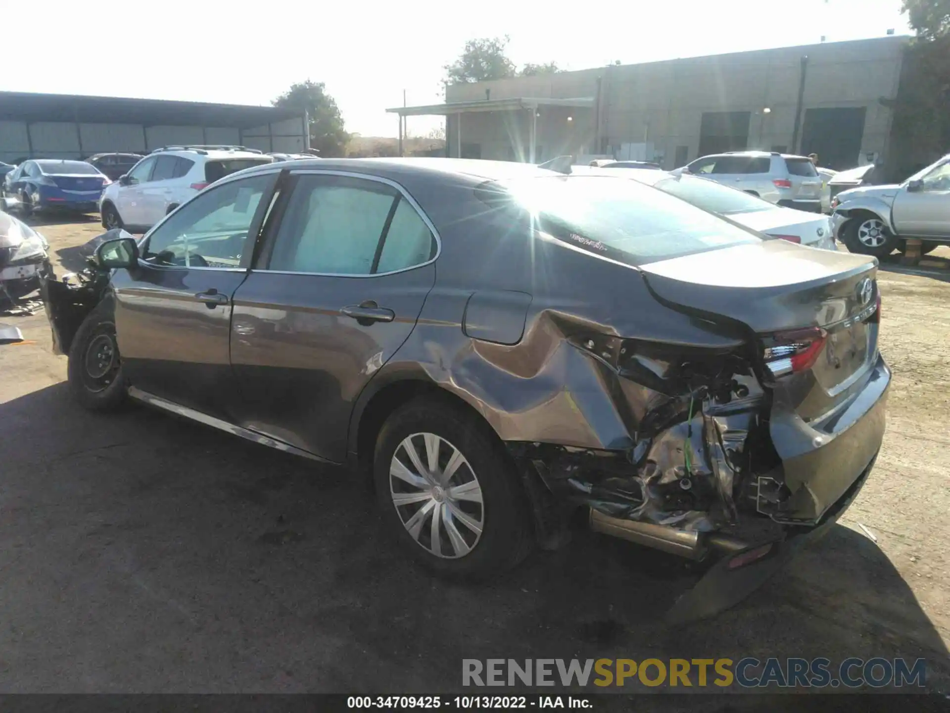 3 Photograph of a damaged car 4T1C31AKXNU582338 TOYOTA CAMRY 2022