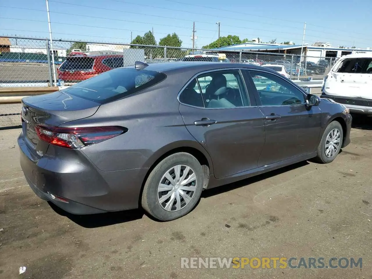 3 Photograph of a damaged car 4T1C31AKXNU588110 TOYOTA CAMRY 2022