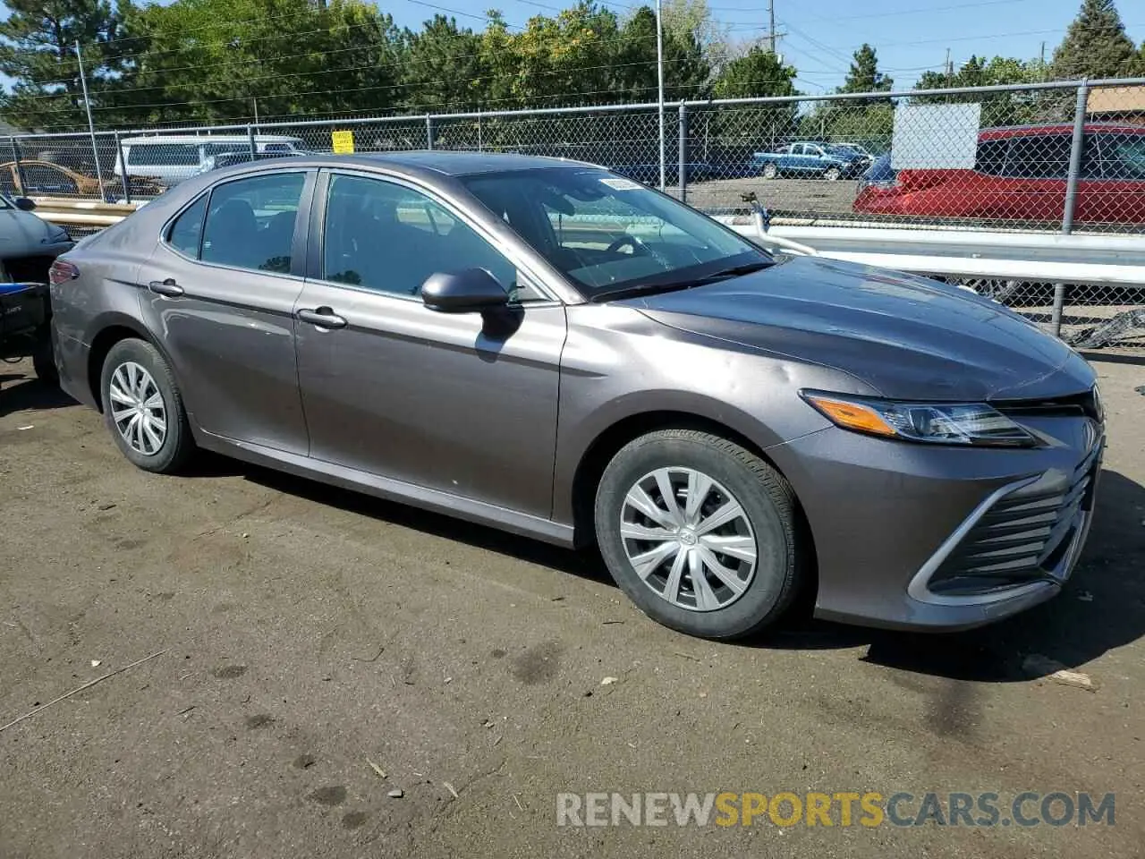 4 Photograph of a damaged car 4T1C31AKXNU588110 TOYOTA CAMRY 2022