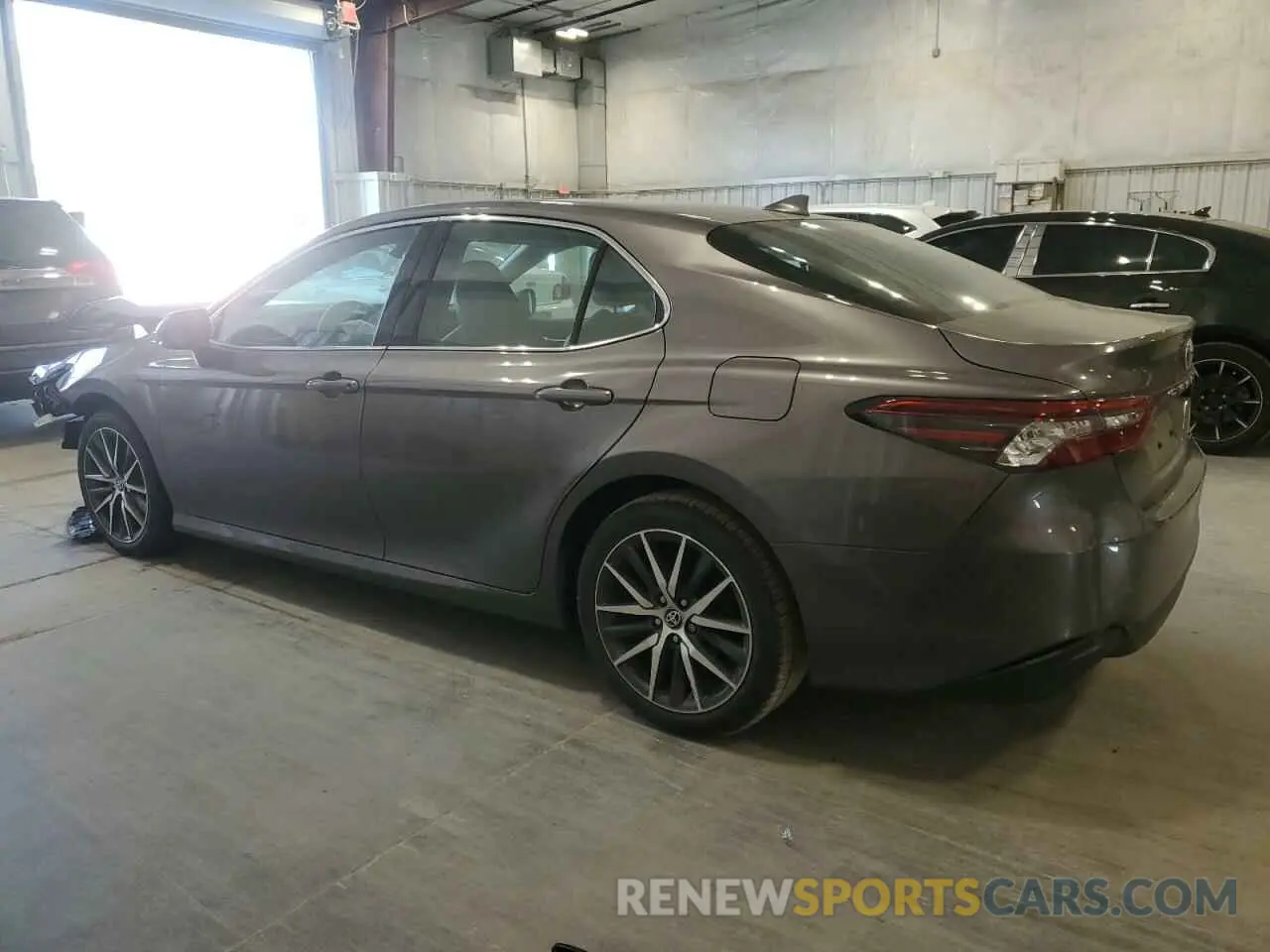 2 Photograph of a damaged car 4T1F11AK0NU063737 TOYOTA CAMRY 2022