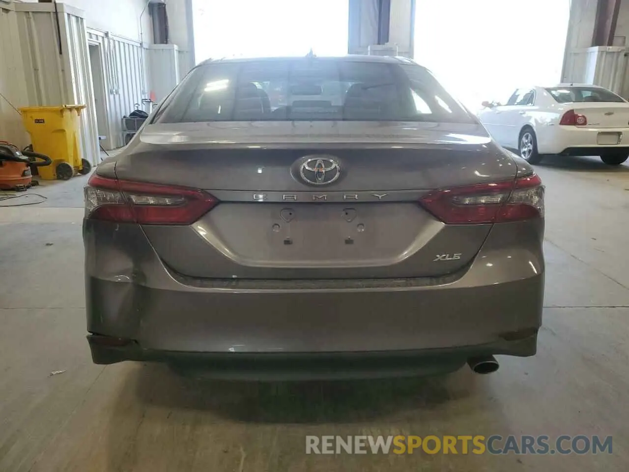 6 Photograph of a damaged car 4T1F11AK0NU063737 TOYOTA CAMRY 2022