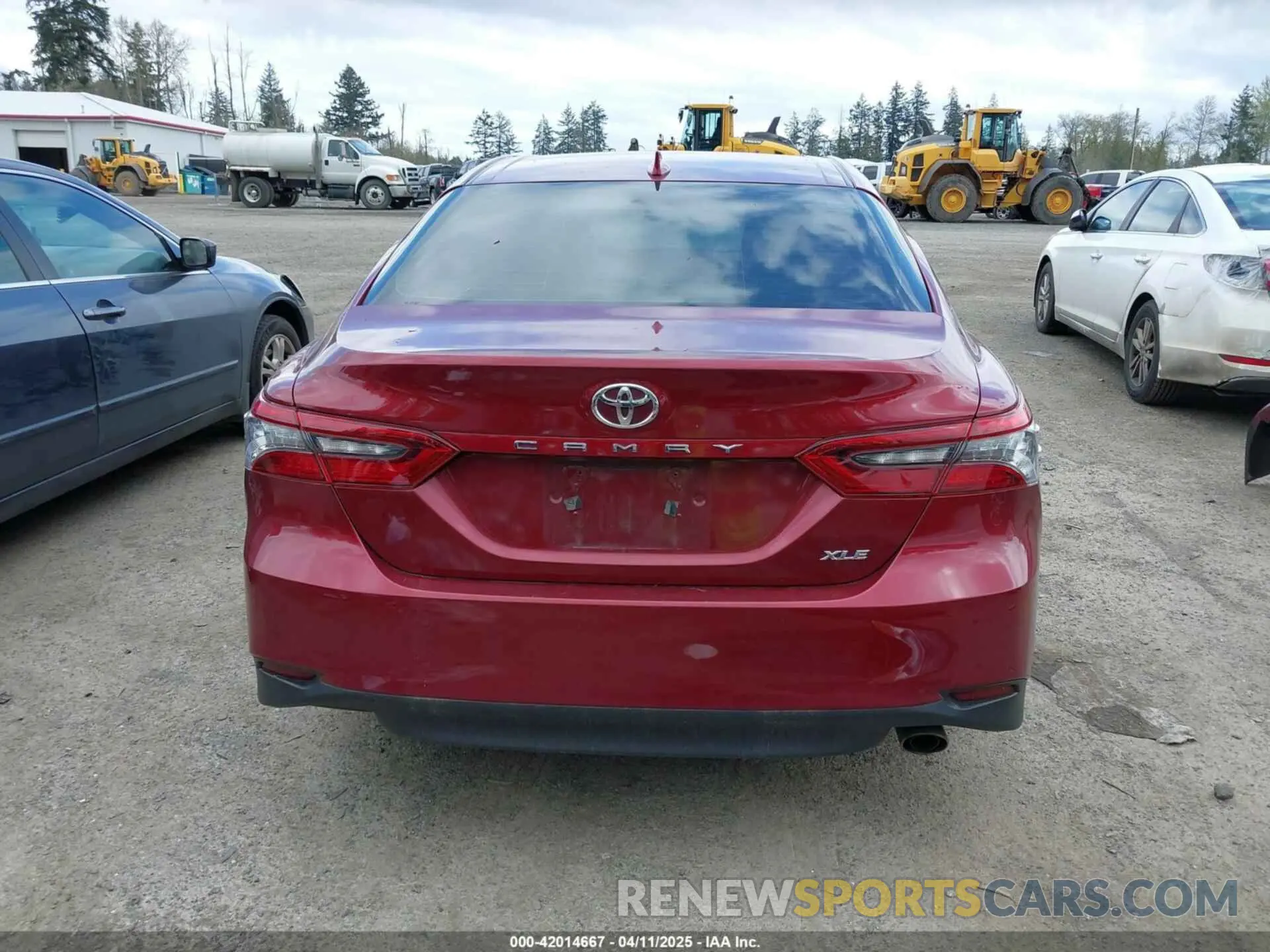 17 Photograph of a damaged car 4T1F11AK1NU030164 TOYOTA CAMRY 2022