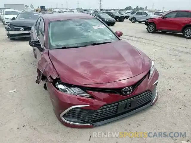 10 Photograph of a damaged car 4T1F11AK2NU025653 TOYOTA CAMRY 2022