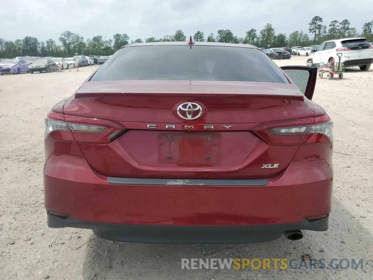 6 Photograph of a damaged car 4T1F11AK2NU025653 TOYOTA CAMRY 2022