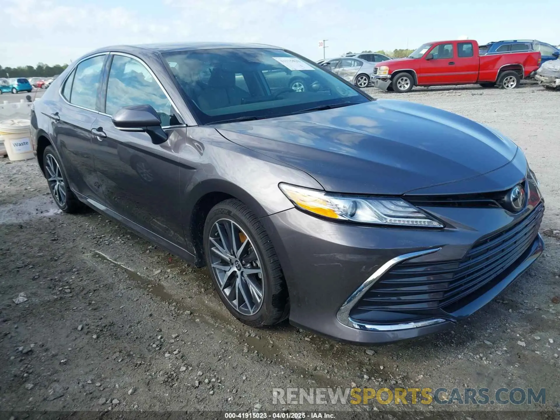 1 Photograph of a damaged car 4T1F11AK2NU030044 TOYOTA CAMRY 2022