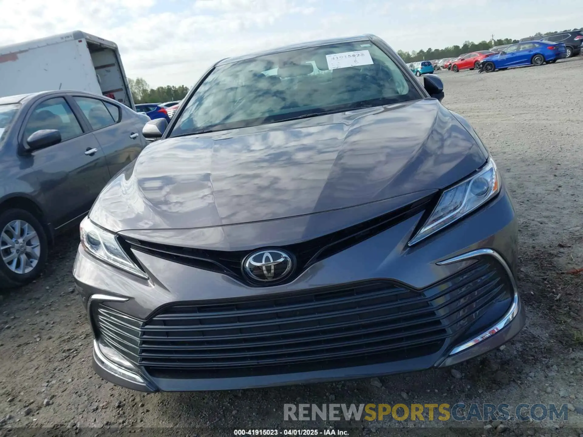 12 Photograph of a damaged car 4T1F11AK2NU030044 TOYOTA CAMRY 2022