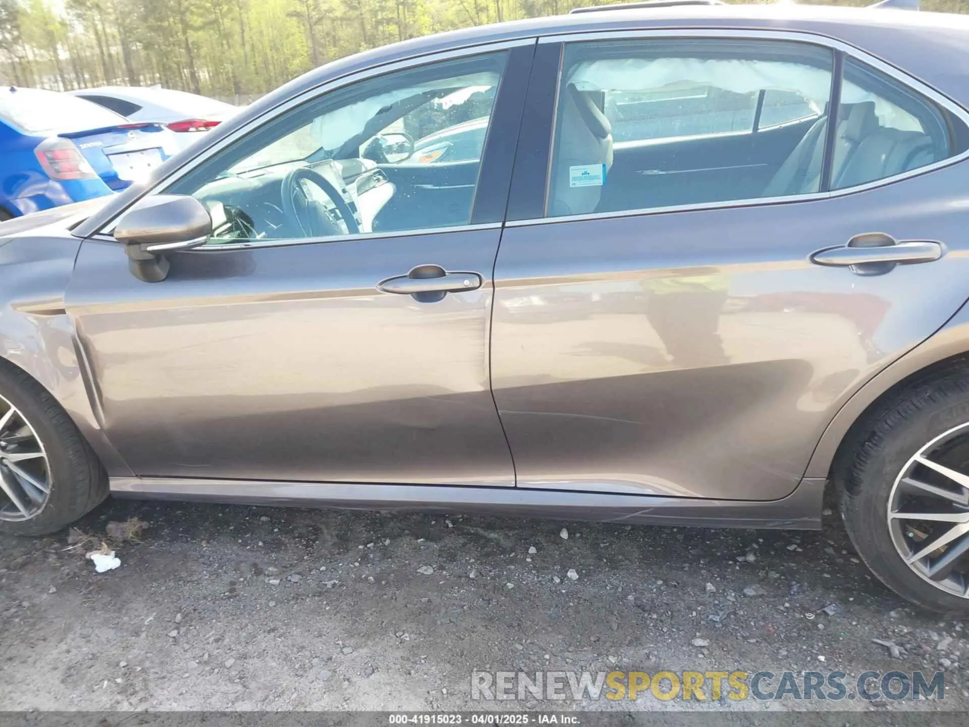 14 Photograph of a damaged car 4T1F11AK2NU030044 TOYOTA CAMRY 2022