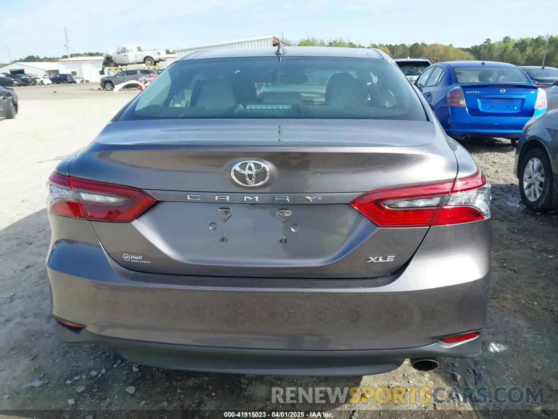 16 Photograph of a damaged car 4T1F11AK2NU030044 TOYOTA CAMRY 2022