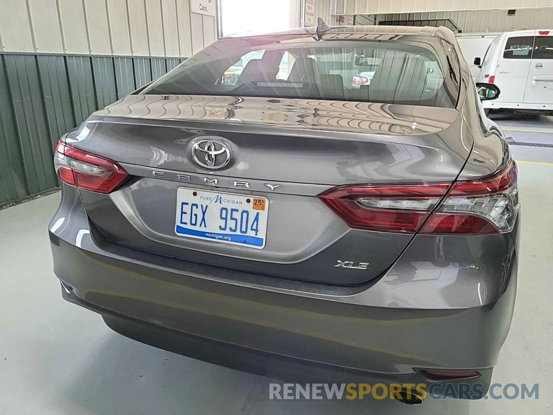 33 Photograph of a damaged car 4T1F11AK3NU021823 TOYOTA CAMRY 2022
