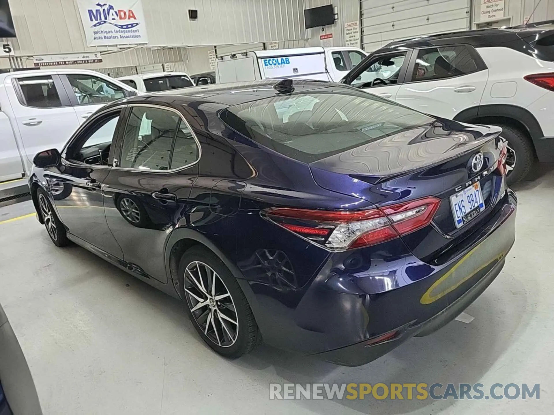 8 Photograph of a damaged car 4T1F11AK7NU020030 TOYOTA CAMRY 2022