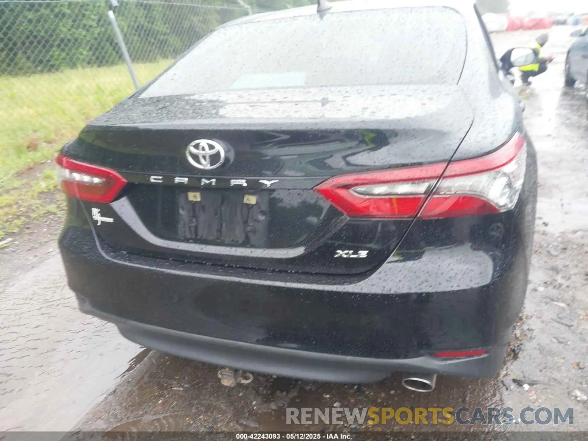 15 Photograph of a damaged car 4T1F11AK8NU076638 TOYOTA CAMRY 2022