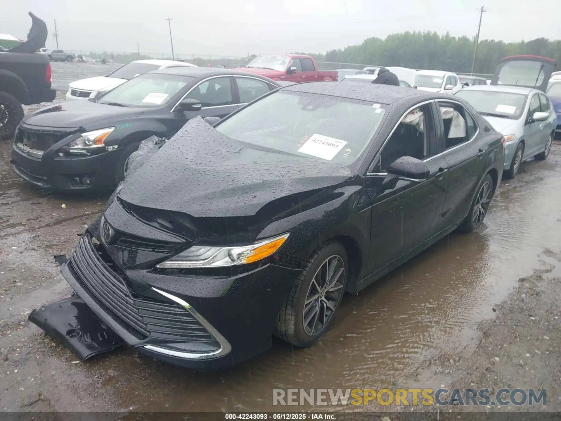 2 Photograph of a damaged car 4T1F11AK8NU076638 TOYOTA CAMRY 2022