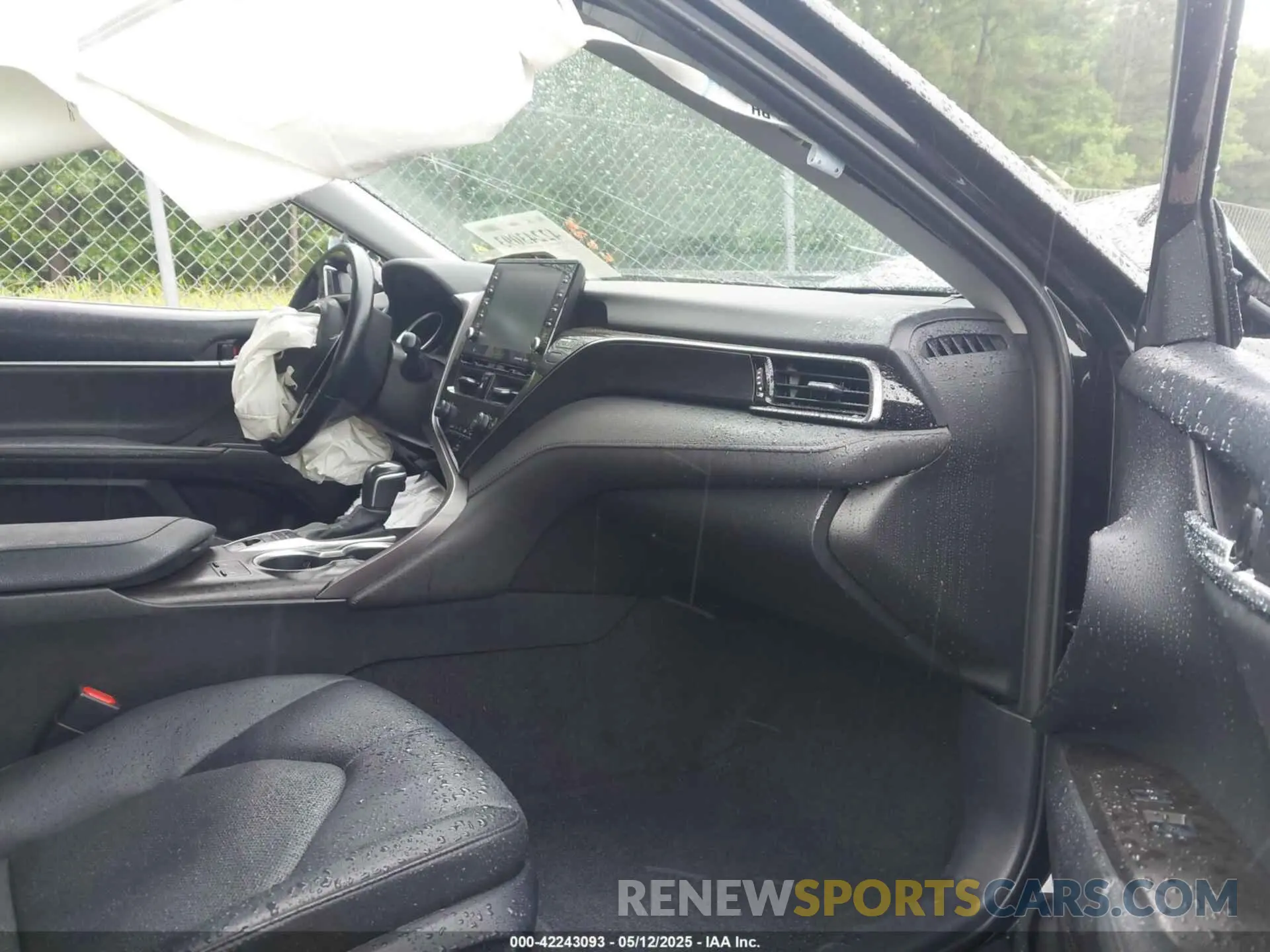 5 Photograph of a damaged car 4T1F11AK8NU076638 TOYOTA CAMRY 2022