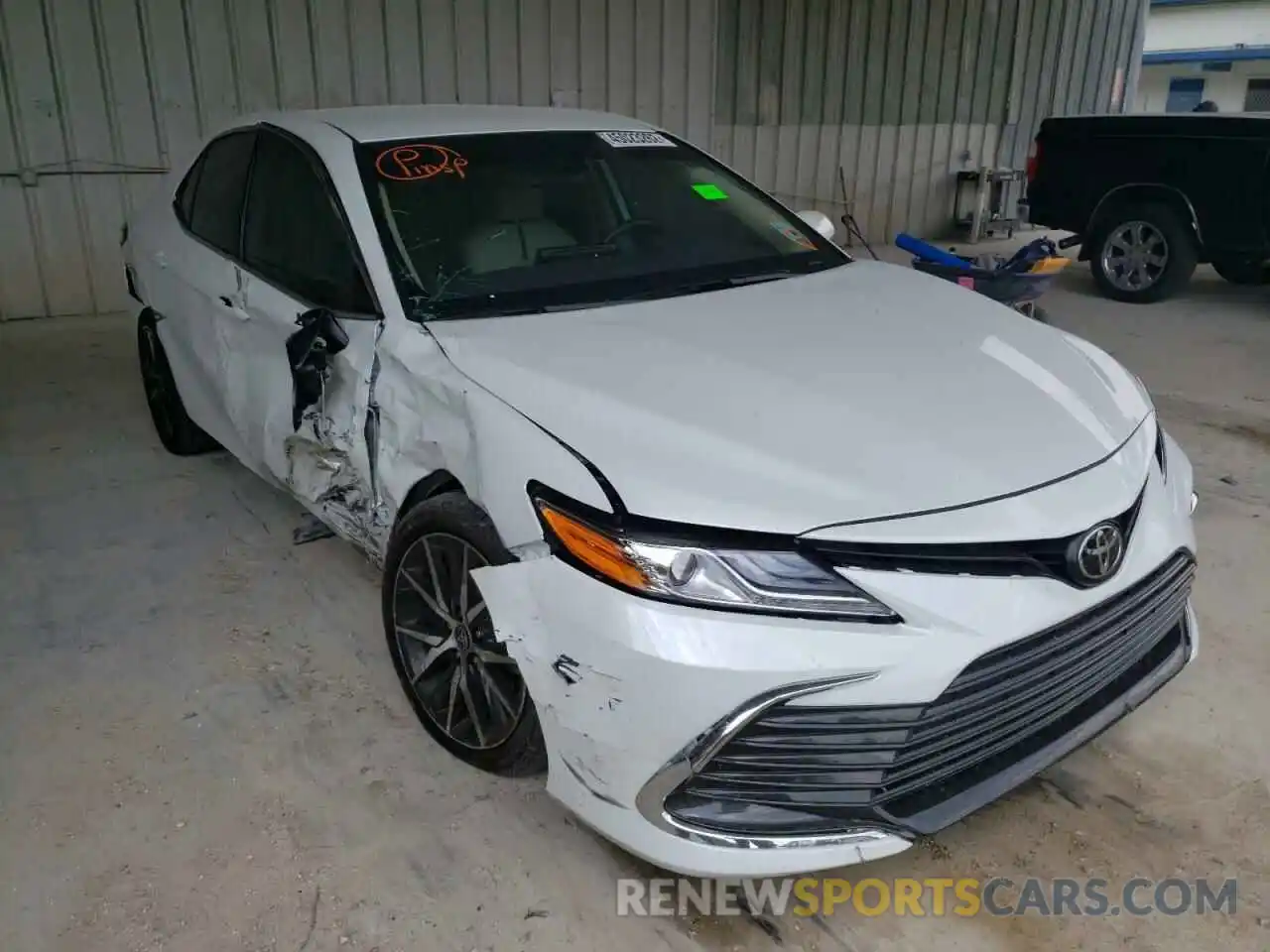 1 Photograph of a damaged car 4T1F11AK9NU008199 TOYOTA CAMRY 2022