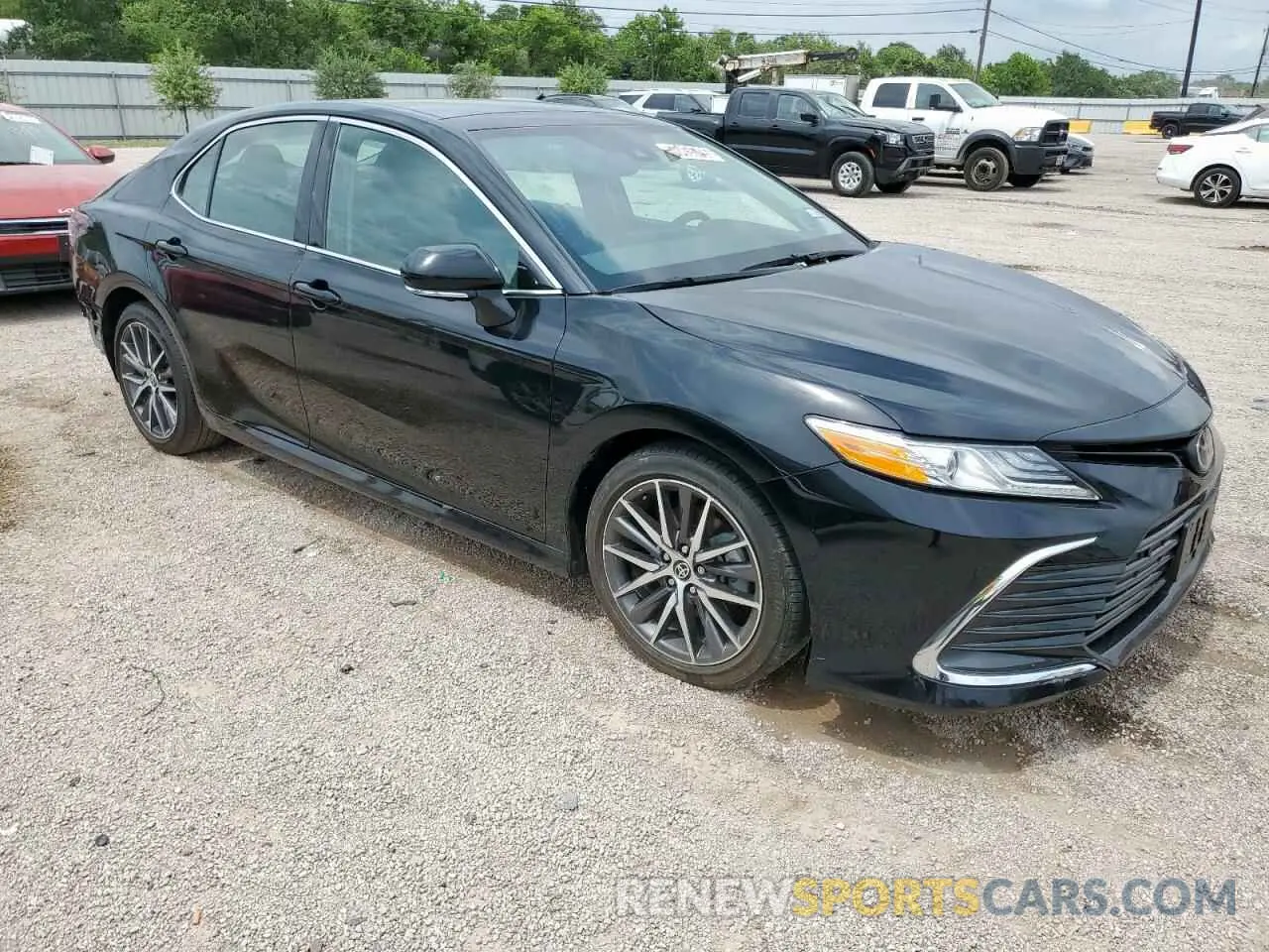 4 Photograph of a damaged car 4T1F11AKXNU075166 TOYOTA CAMRY 2022