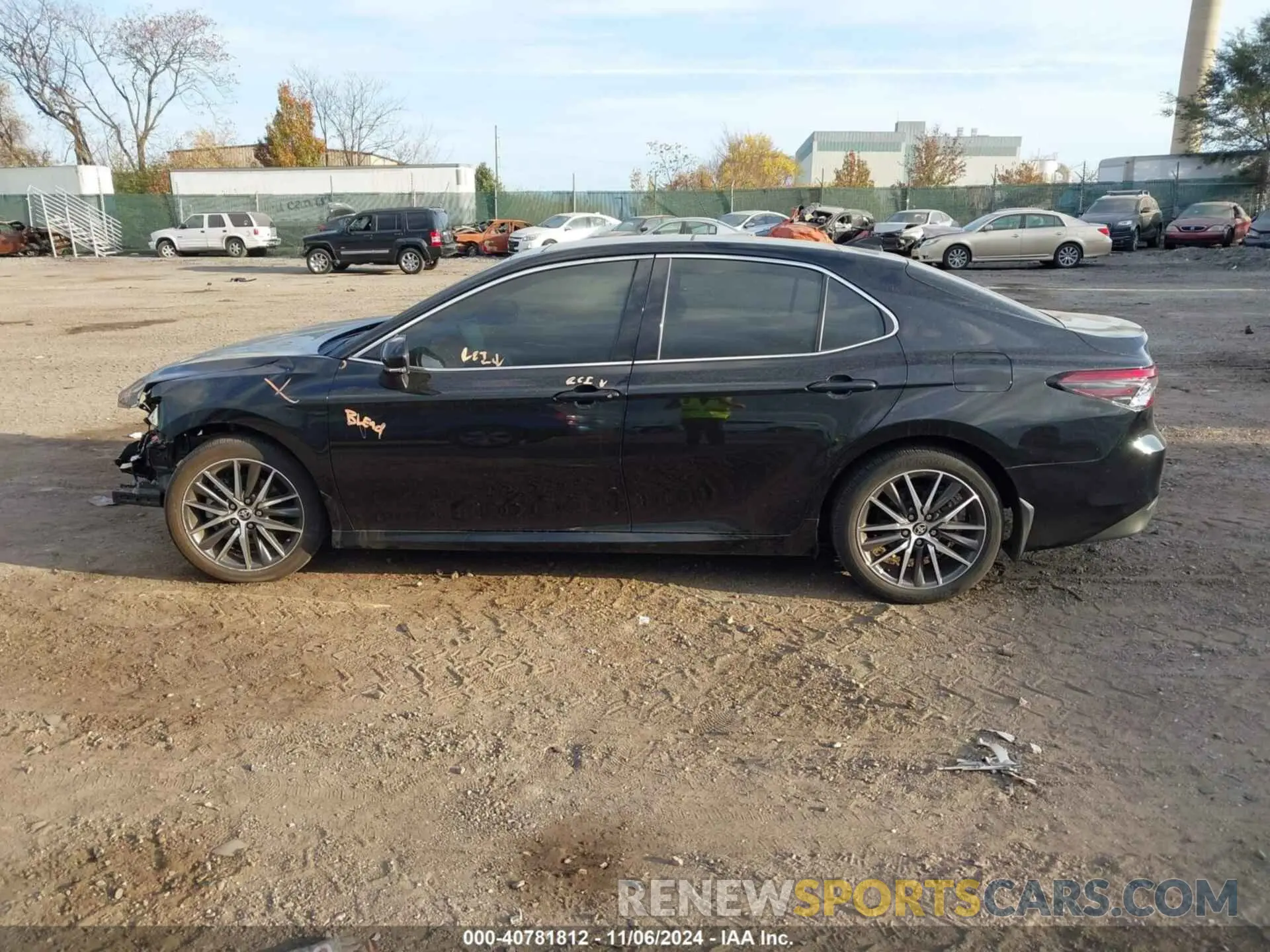 14 Photograph of a damaged car 4T1F11AKXNU718213 TOYOTA CAMRY 2022