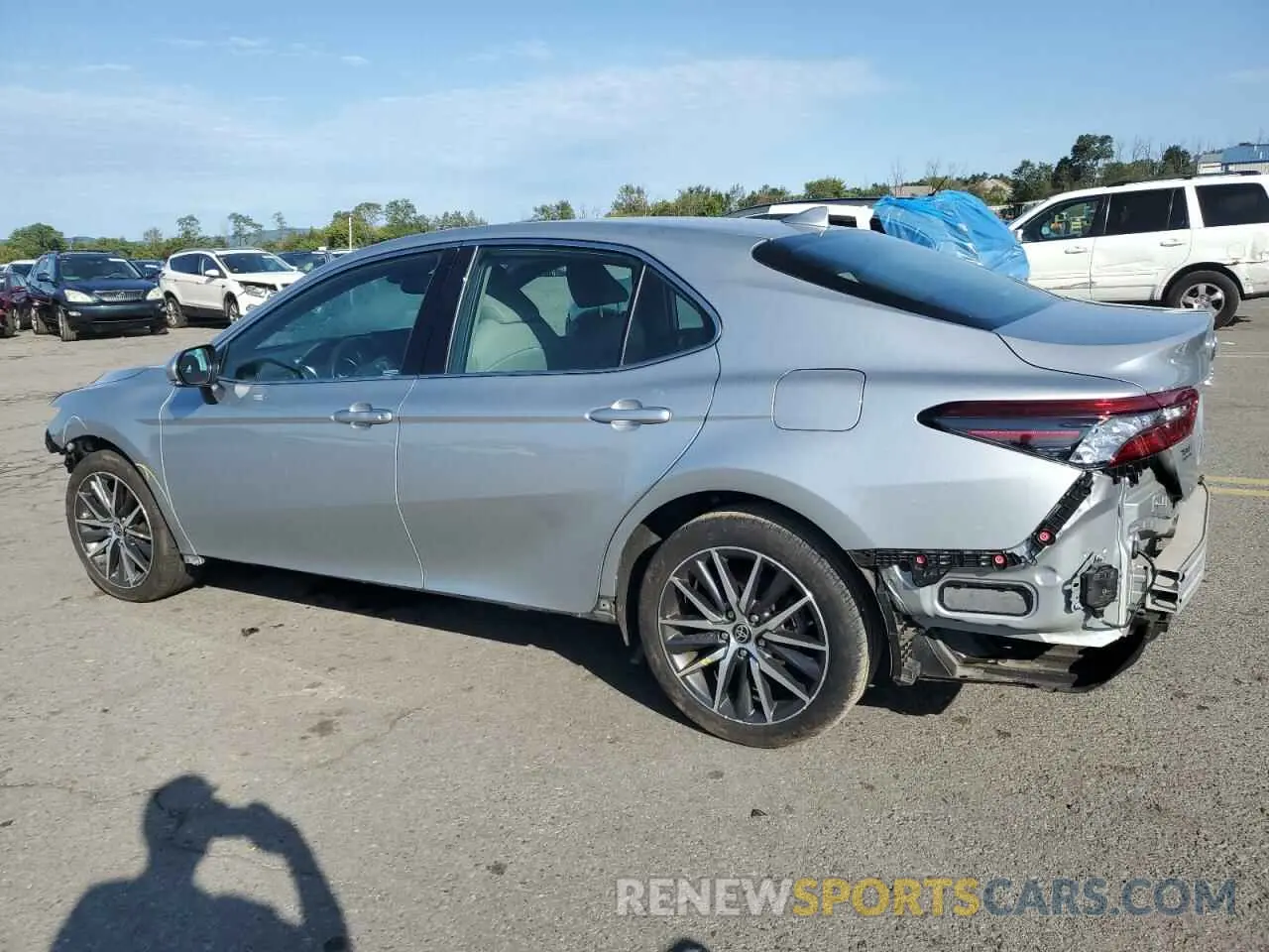 2 Photograph of a damaged car 4T1F11BK0NU049271 TOYOTA CAMRY 2022