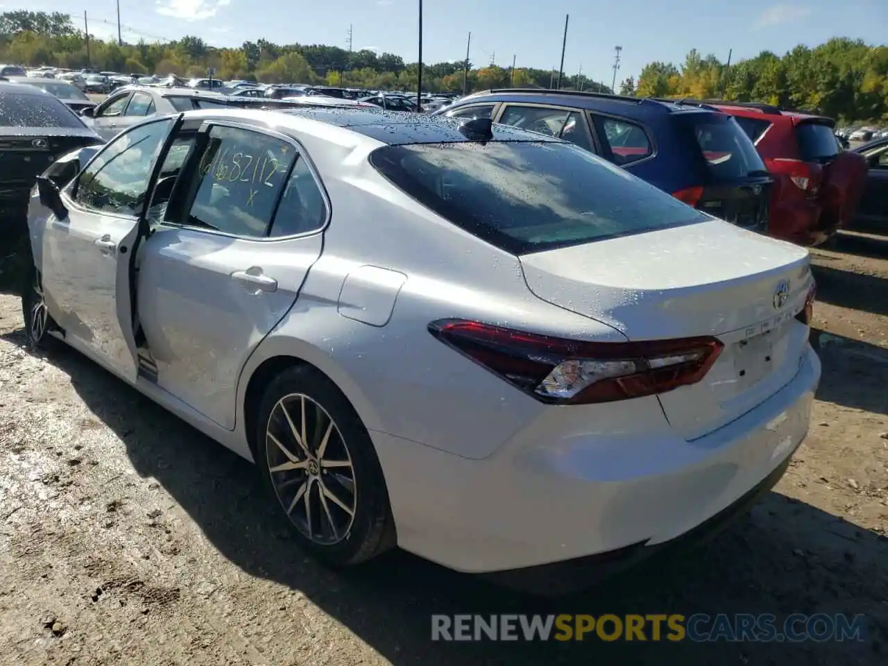 3 Photograph of a damaged car 4T1F11BK0NU051005 TOYOTA CAMRY 2022