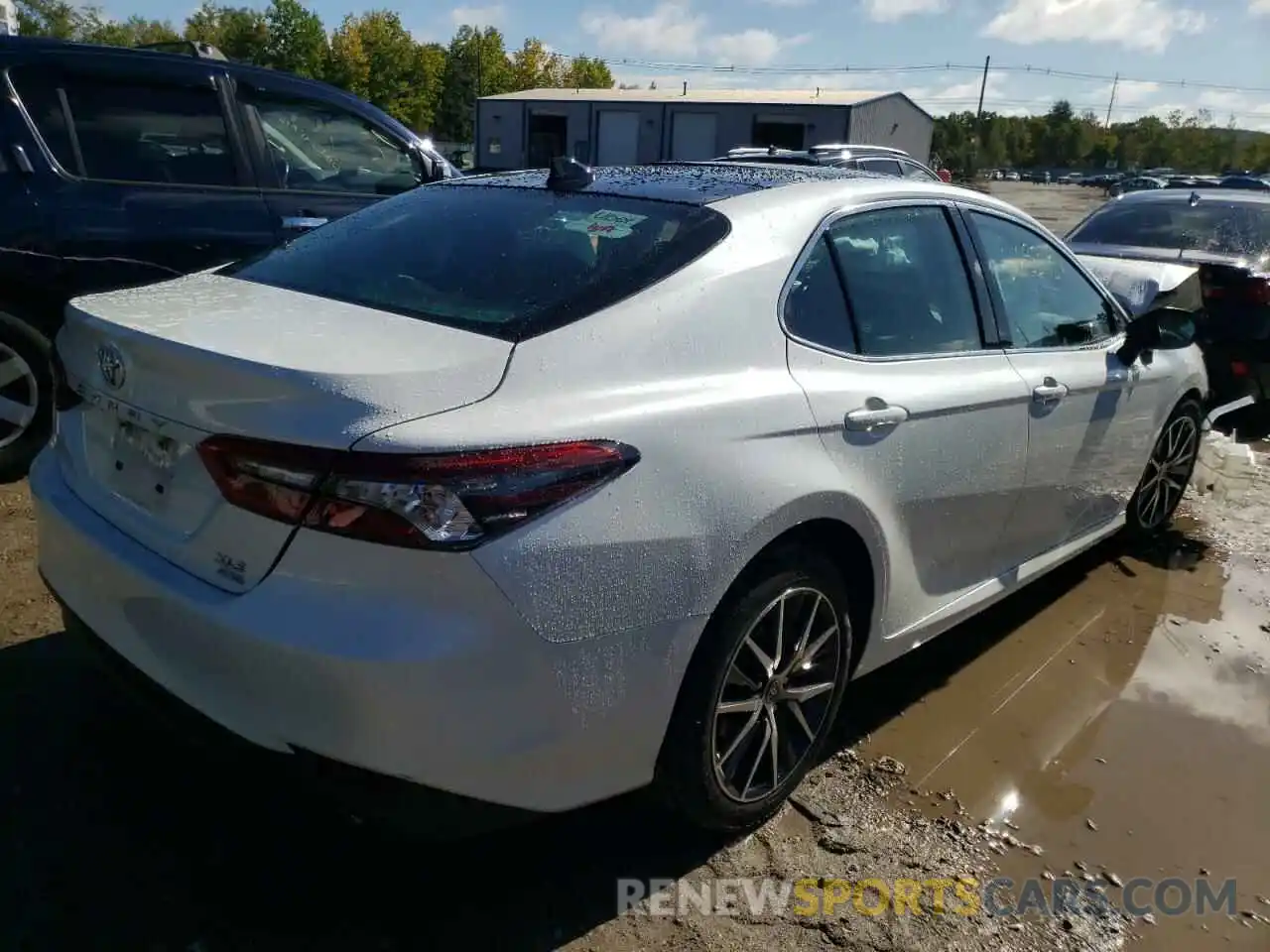 4 Photograph of a damaged car 4T1F11BK0NU051005 TOYOTA CAMRY 2022