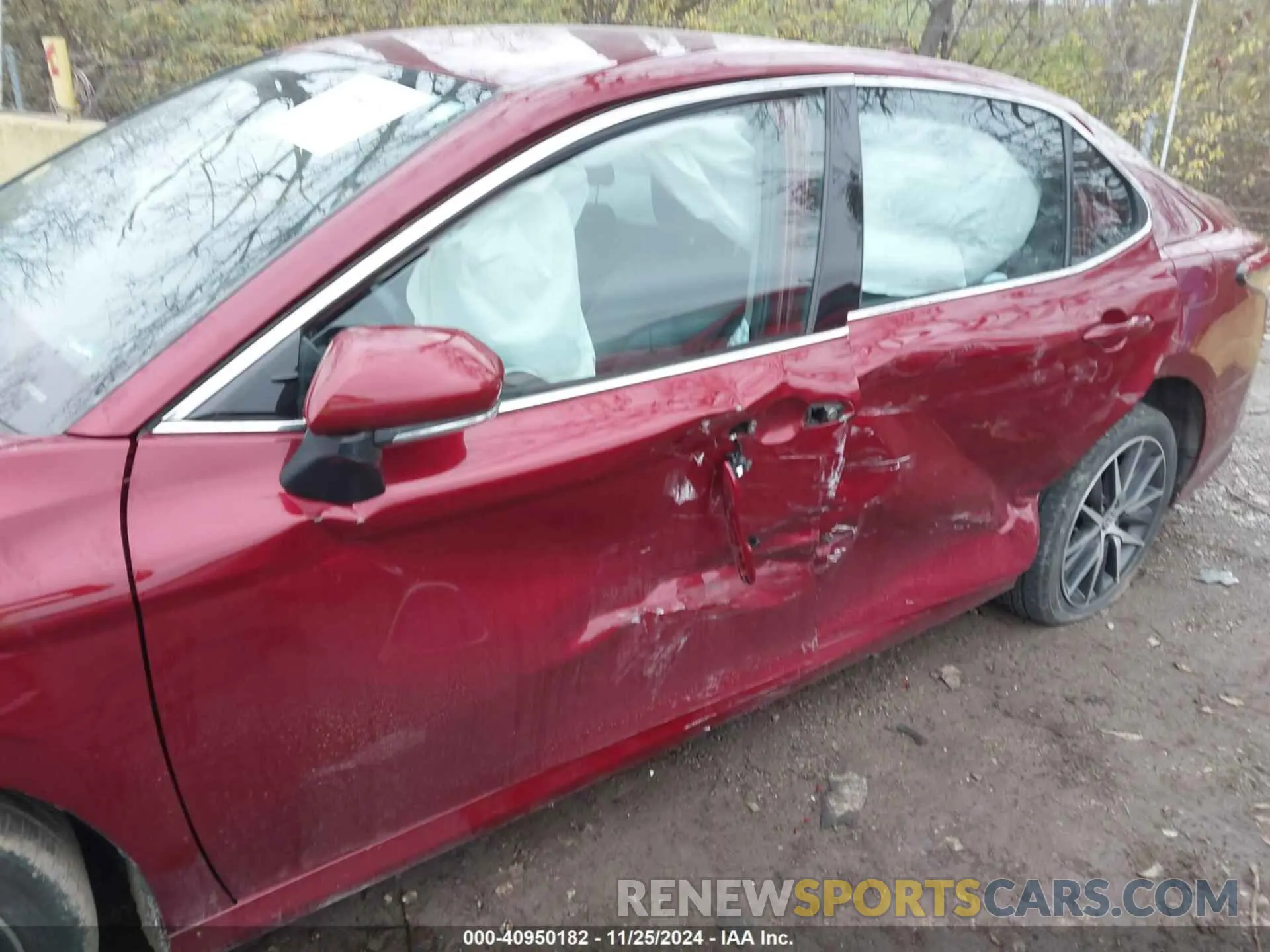 6 Photograph of a damaged car 4T1F11BK0NU055782 TOYOTA CAMRY 2022