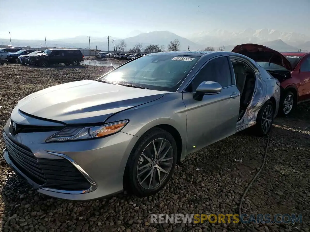 1 Photograph of a damaged car 4T1F11BK2NU061633 TOYOTA CAMRY 2022