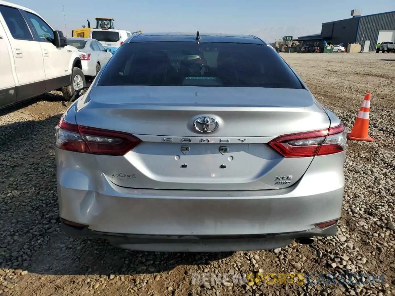 6 Photograph of a damaged car 4T1F11BK2NU061633 TOYOTA CAMRY 2022