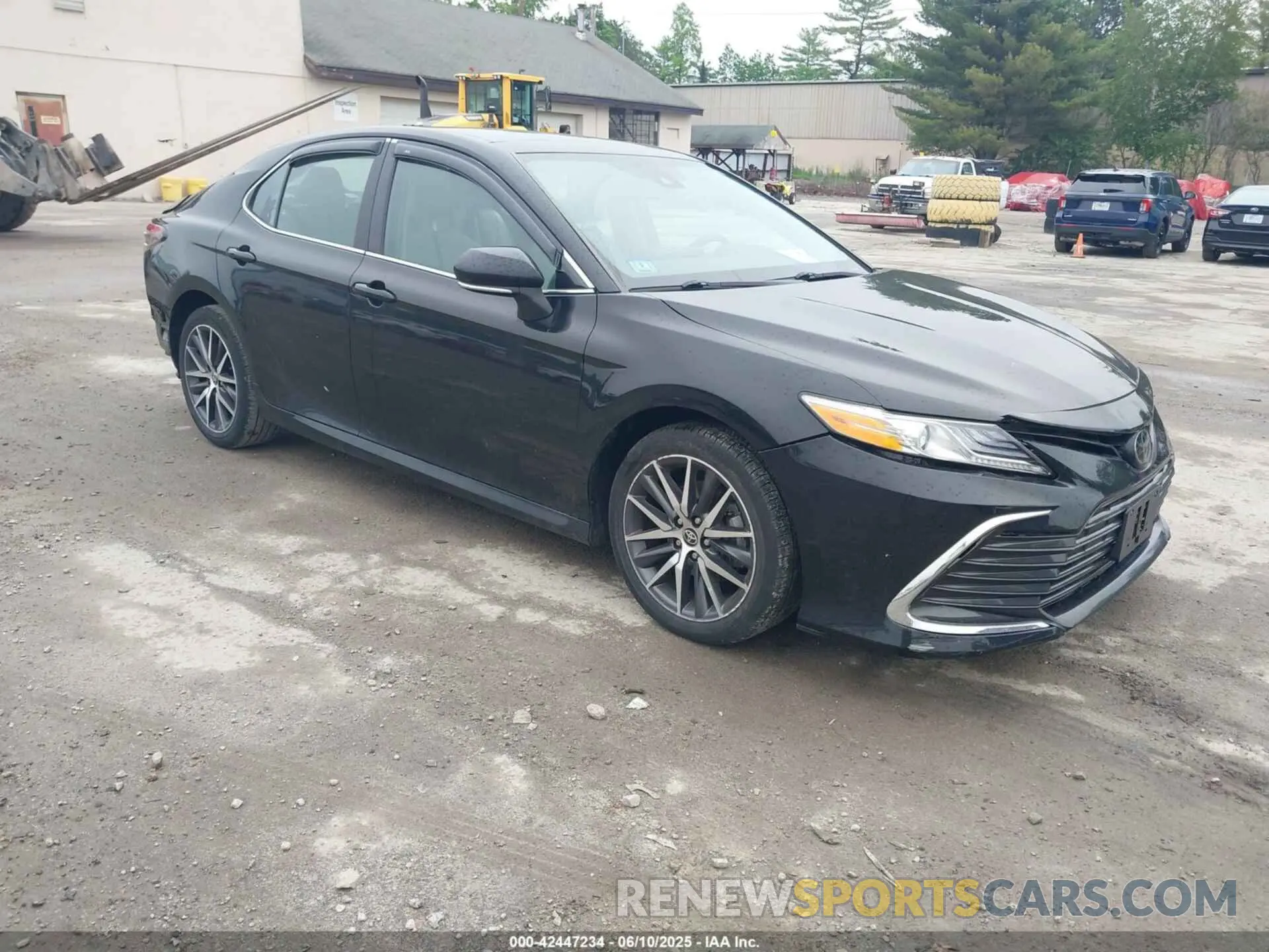 1 Photograph of a damaged car 4T1F11BK5NU063148 TOYOTA CAMRY 2022