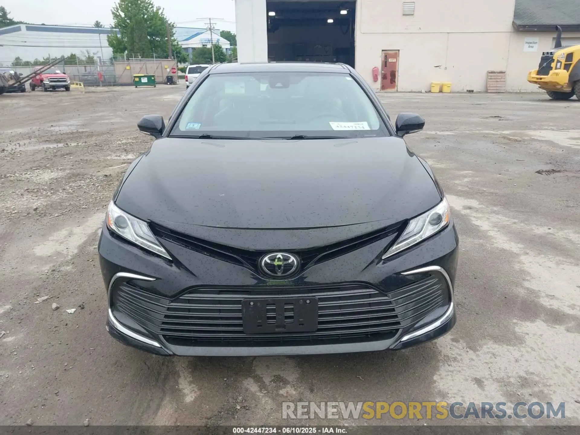 12 Photograph of a damaged car 4T1F11BK5NU063148 TOYOTA CAMRY 2022