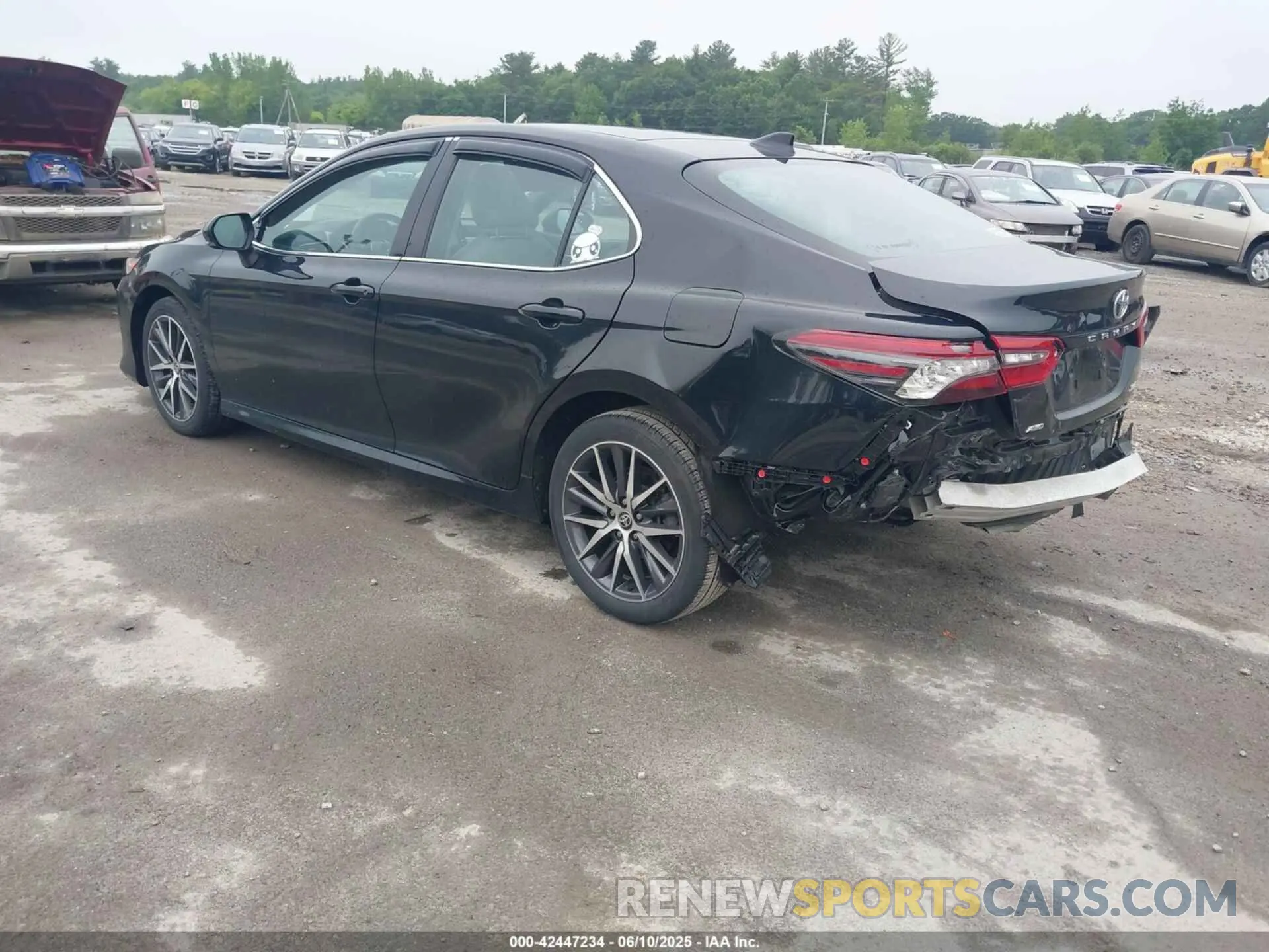 3 Photograph of a damaged car 4T1F11BK5NU063148 TOYOTA CAMRY 2022