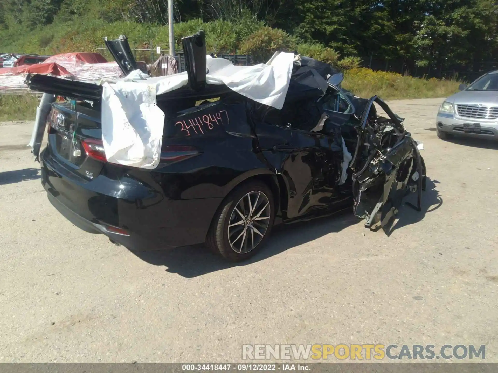 4 Photograph of a damaged car 4T1F11BK6NU056788 TOYOTA CAMRY 2022