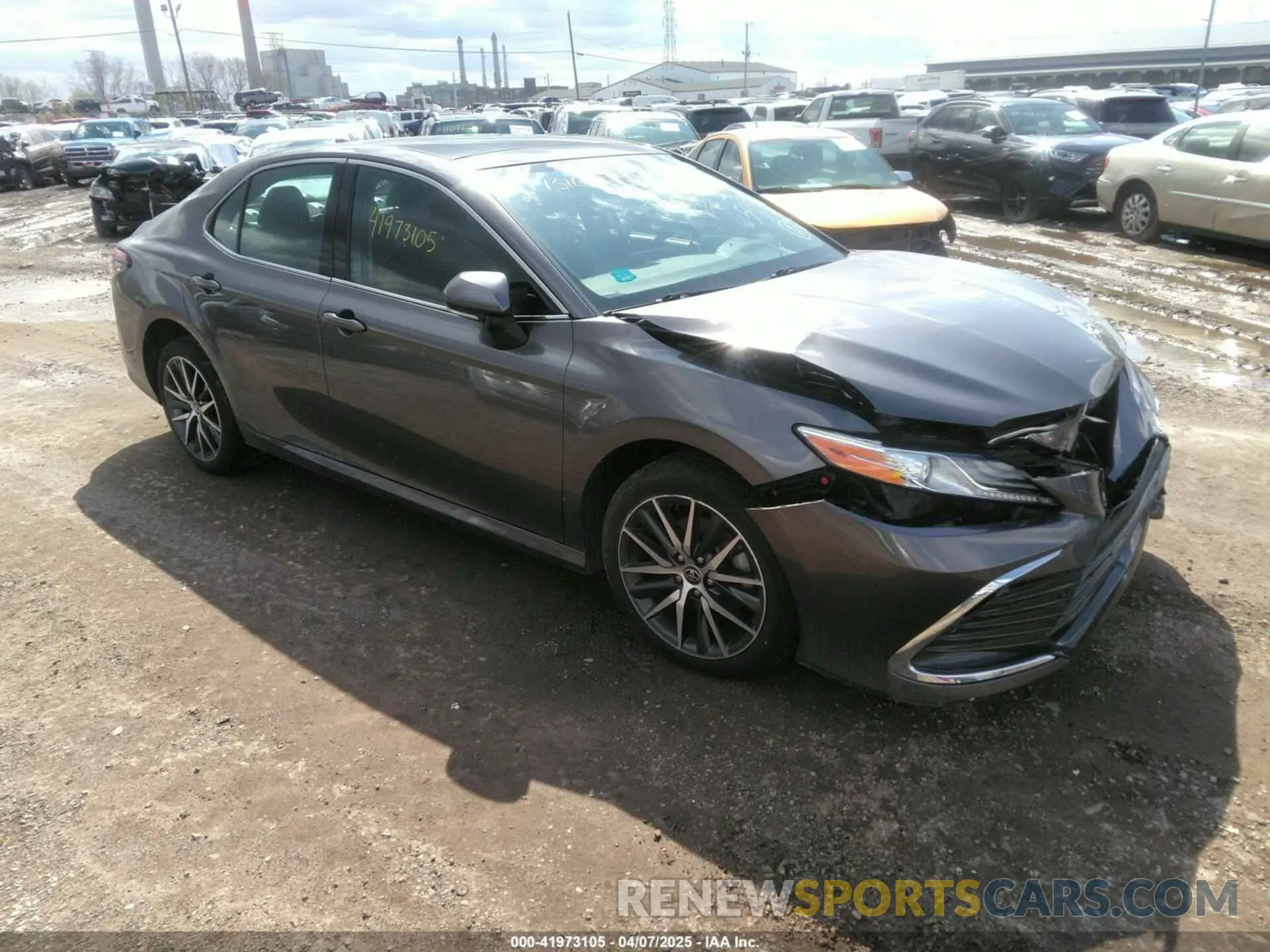 1 Photograph of a damaged car 4T1F11BK9NU052041 TOYOTA CAMRY 2022