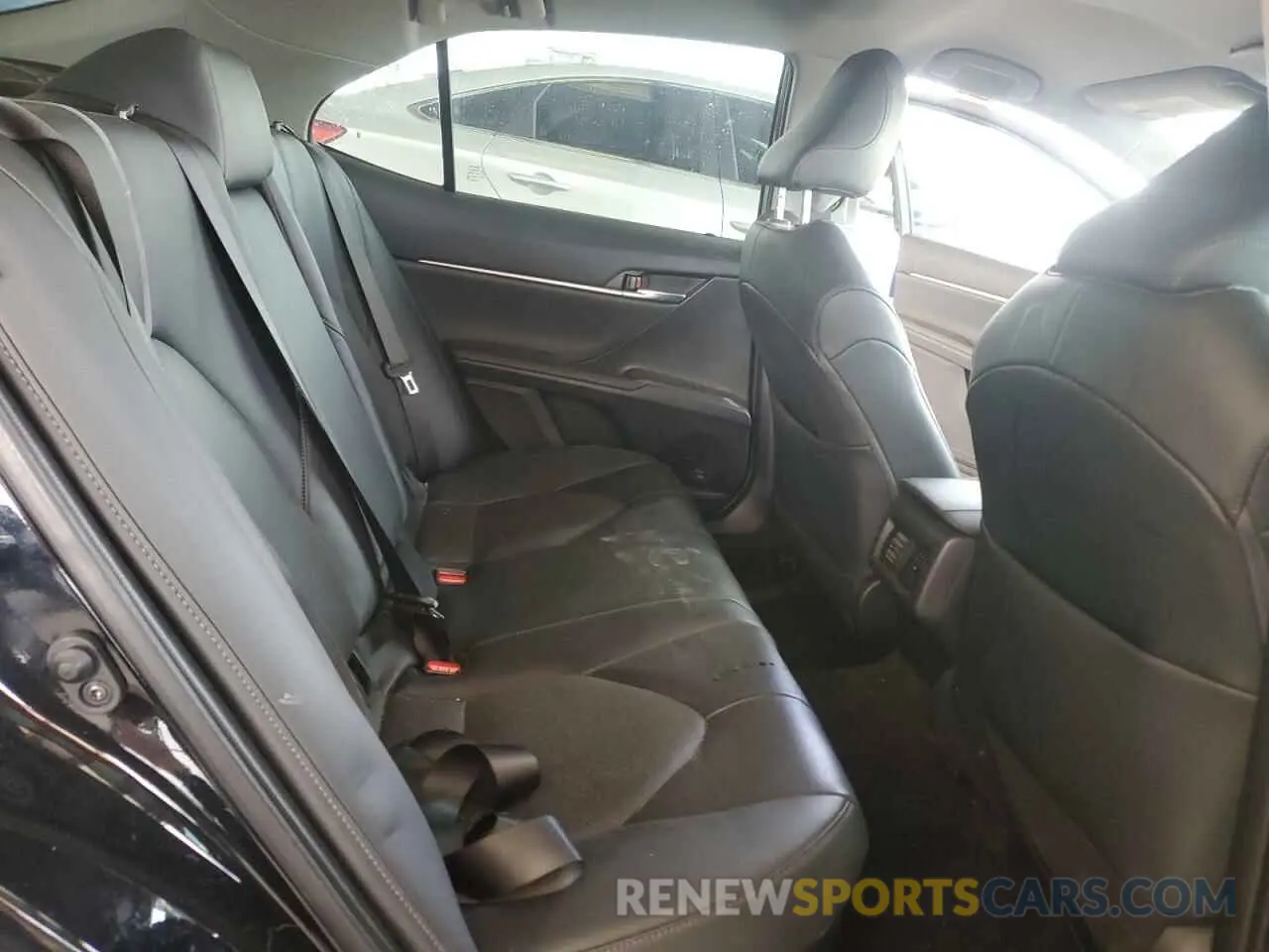 10 Photograph of a damaged car 4T1F31AK0NU588940 TOYOTA CAMRY 2022