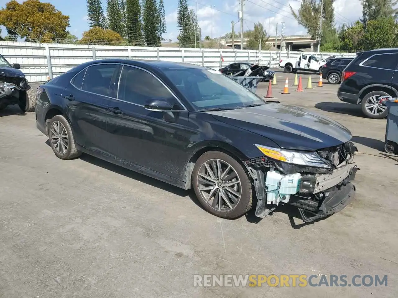 4 Photograph of a damaged car 4T1F31AK2NU571217 TOYOTA CAMRY 2022
