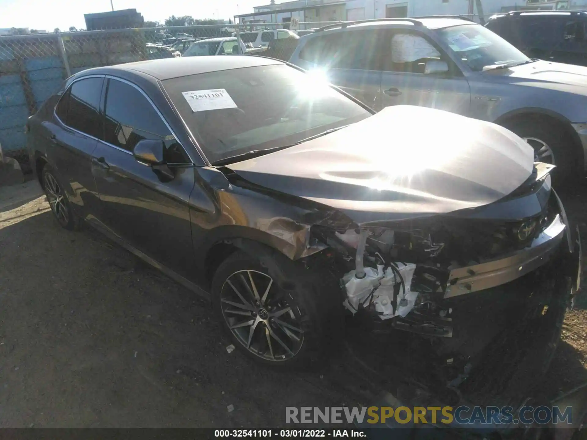 1 Photograph of a damaged car 4T1F31AK2NU574389 TOYOTA CAMRY 2022