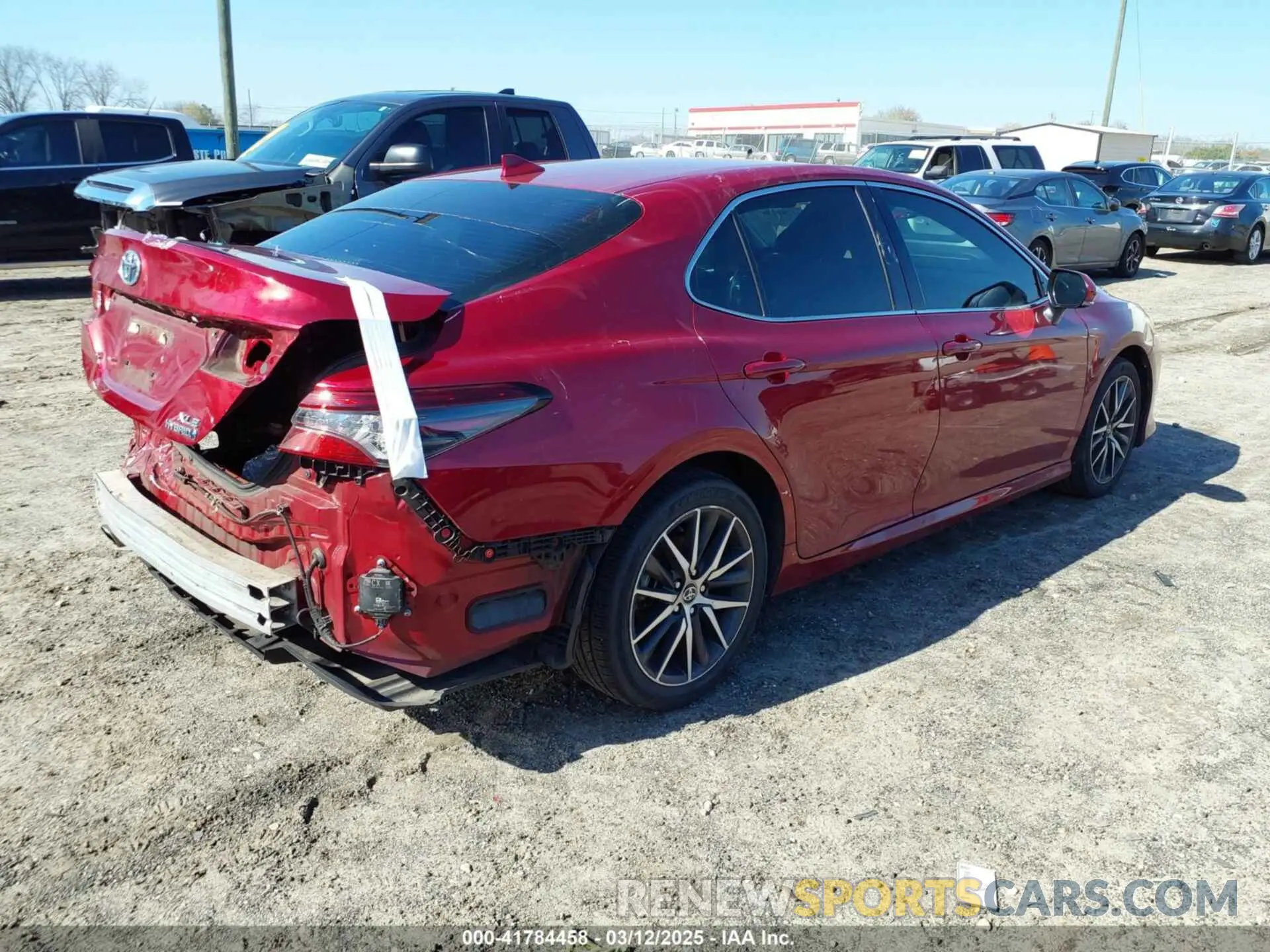 4 Photograph of a damaged car 4T1F31AK2NU576207 TOYOTA CAMRY 2022