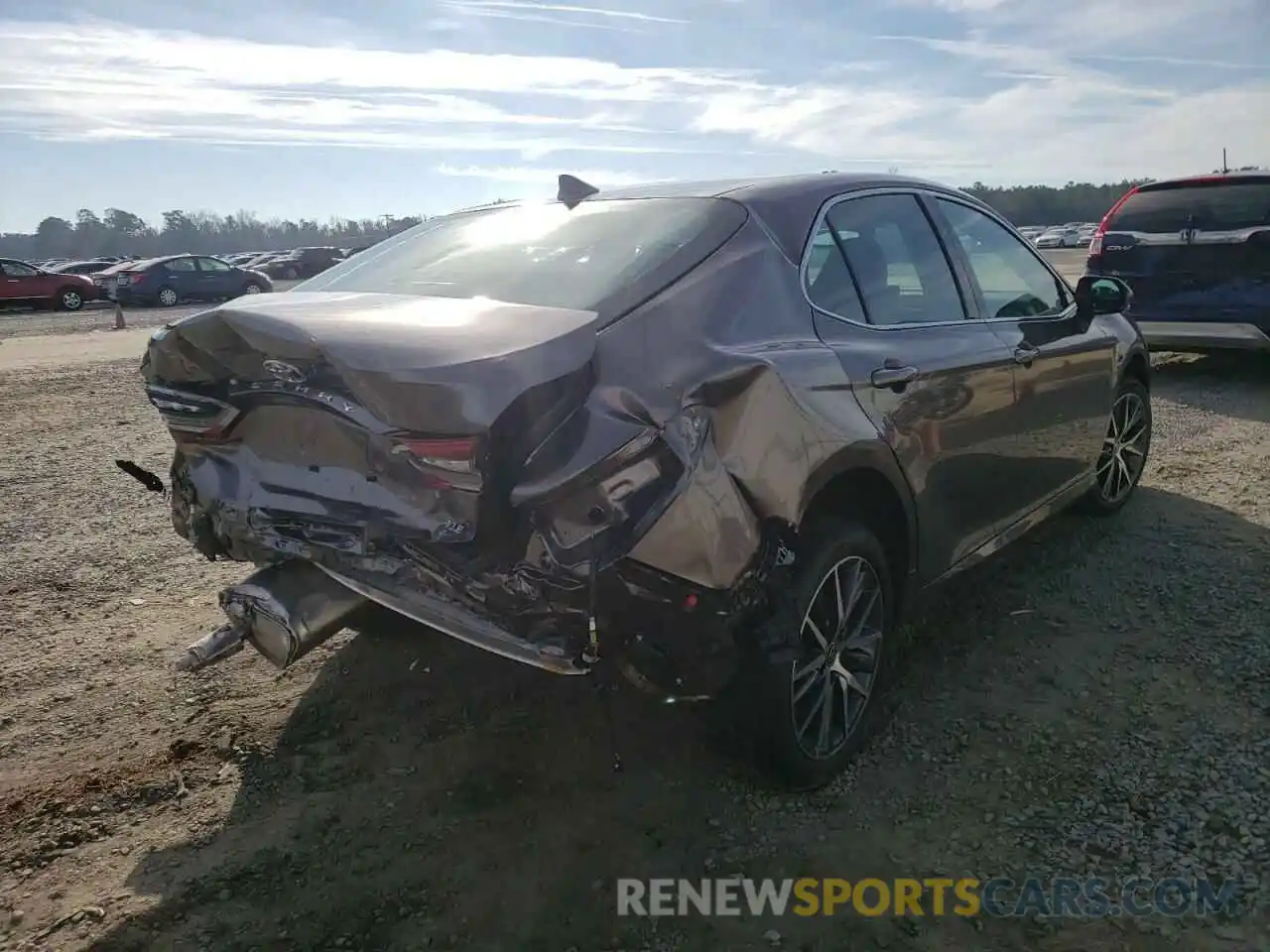 4 Photograph of a damaged car 4T1F31AK2NU579625 TOYOTA CAMRY 2022