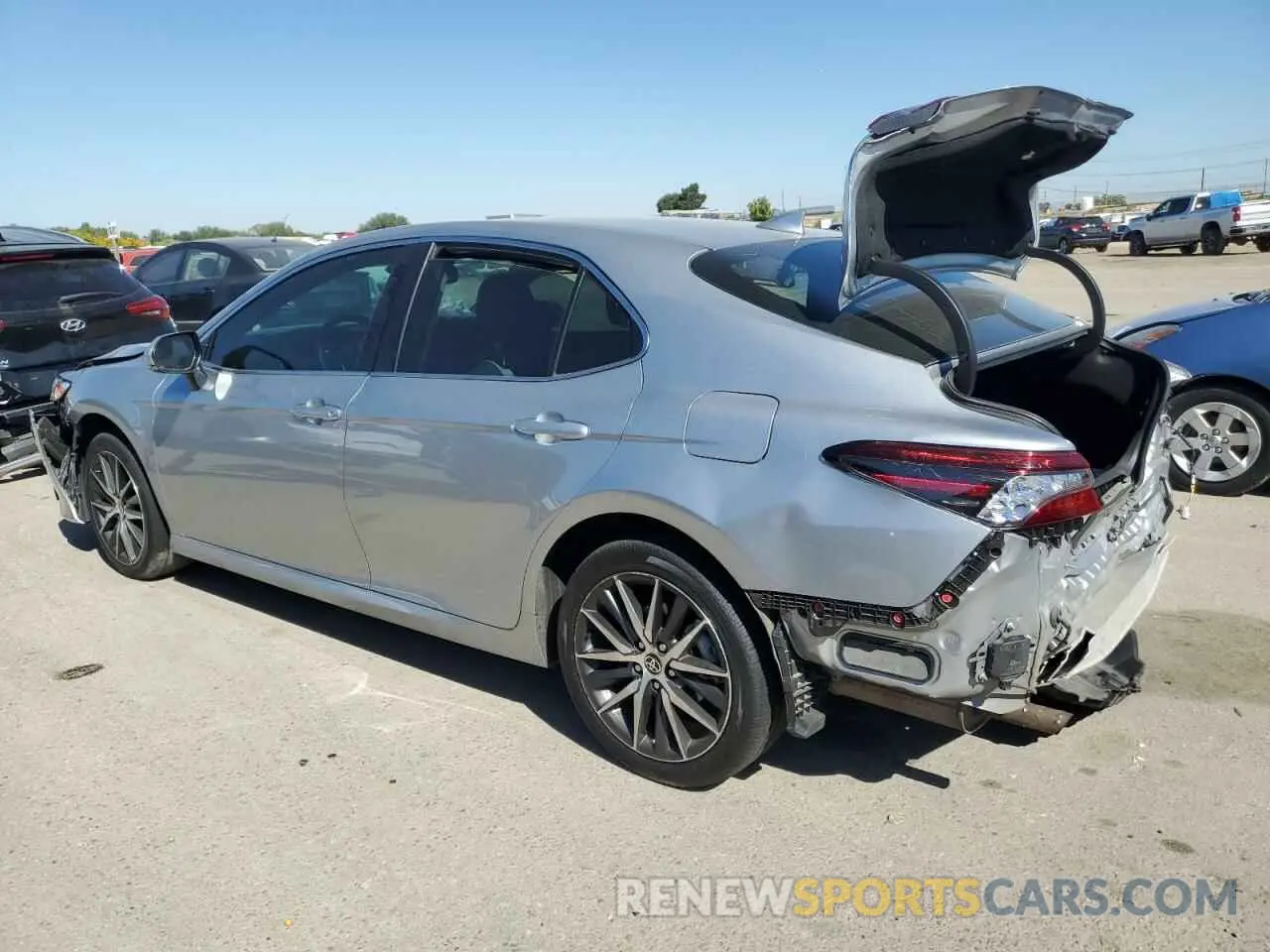 2 Photograph of a damaged car 4T1F31AK3NU586910 TOYOTA CAMRY 2022