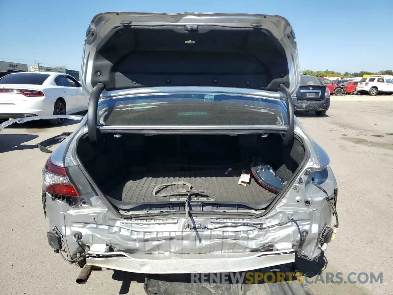 6 Photograph of a damaged car 4T1F31AK3NU586910 TOYOTA CAMRY 2022