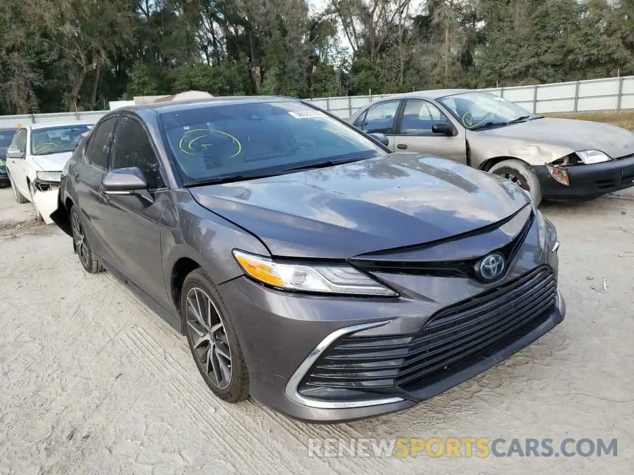 1 Photograph of a damaged car 4T1F31AK4NU571185 TOYOTA CAMRY 2022