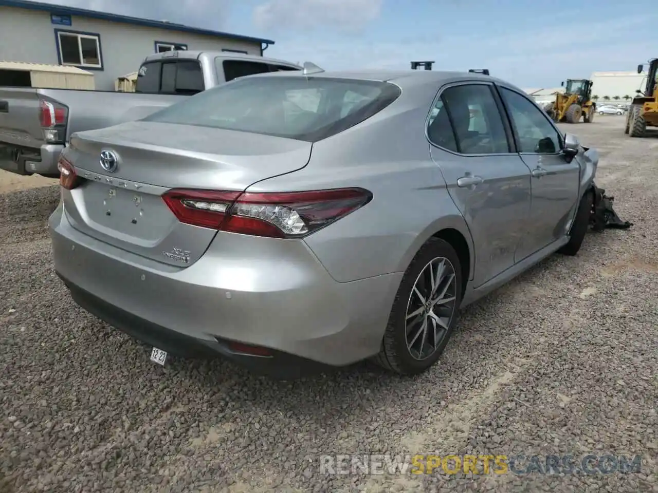 4 Photograph of a damaged car 4T1F31AK4NU577052 TOYOTA CAMRY 2022