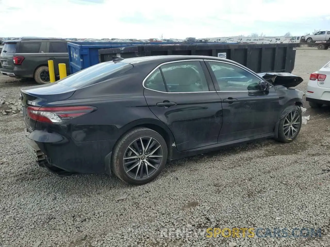3 Photograph of a damaged car 4T1F31AK4NU582512 TOYOTA CAMRY 2022