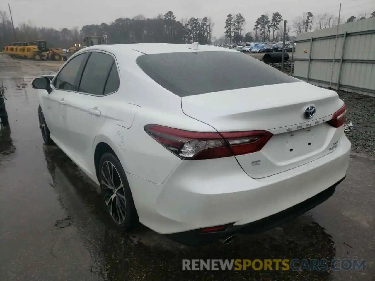 3 Photograph of a damaged car 4T1F31AK6NU573794 TOYOTA CAMRY 2022