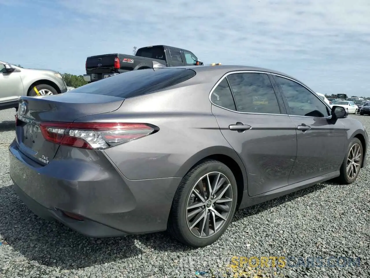 3 Photograph of a damaged car 4T1F31AK7NU575957 TOYOTA CAMRY 2022