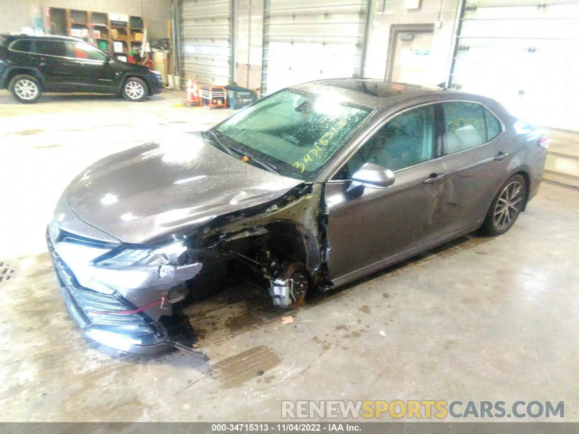 2 Photograph of a damaged car 4T1F31AK7NU576073 TOYOTA CAMRY 2022